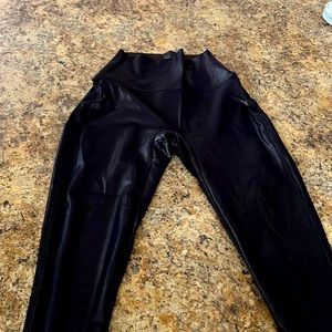 Bombshell sportswear shiny leggings